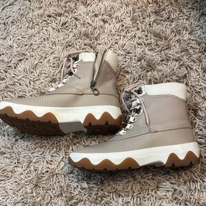 Sperry Women's Acadia Lace-Up Snow Boots